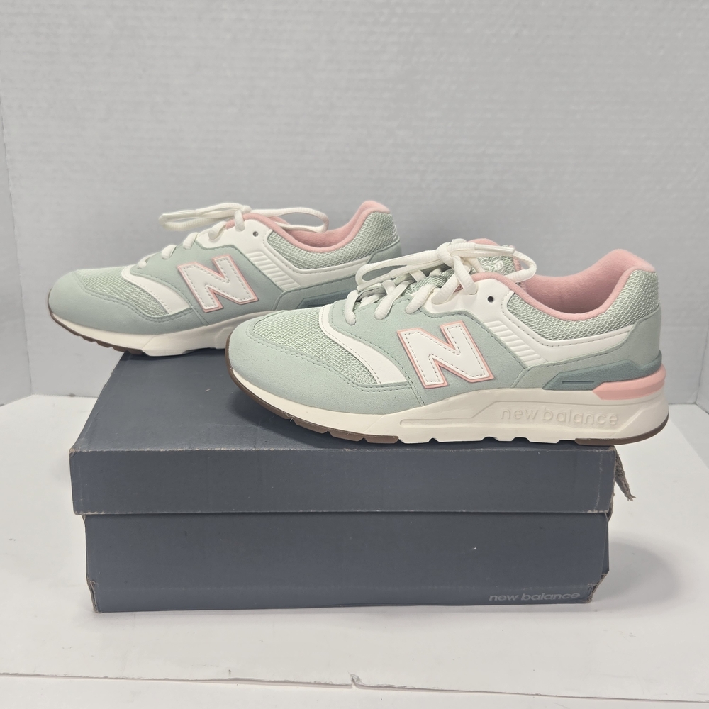 New Balance 997H Kid's Mint and Pink Sneakers Size 2 1/2 2.5 Little Kids - Picture 2 of 12